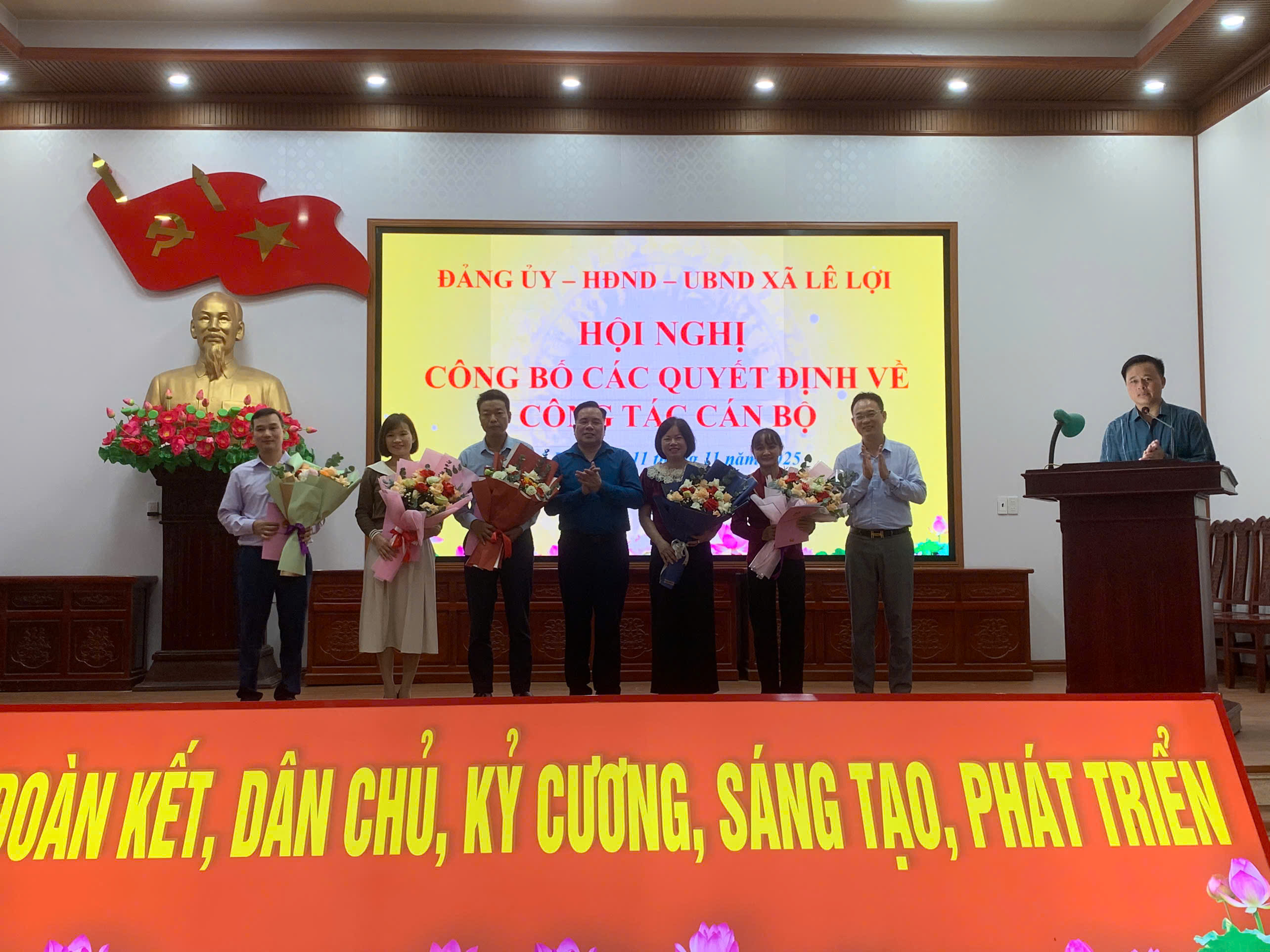 Đảng ủy, Hội đồng nhân dân, Ủy ban nhân dân xã Lê Lợi công bố các quyết định về công tác cán bộ