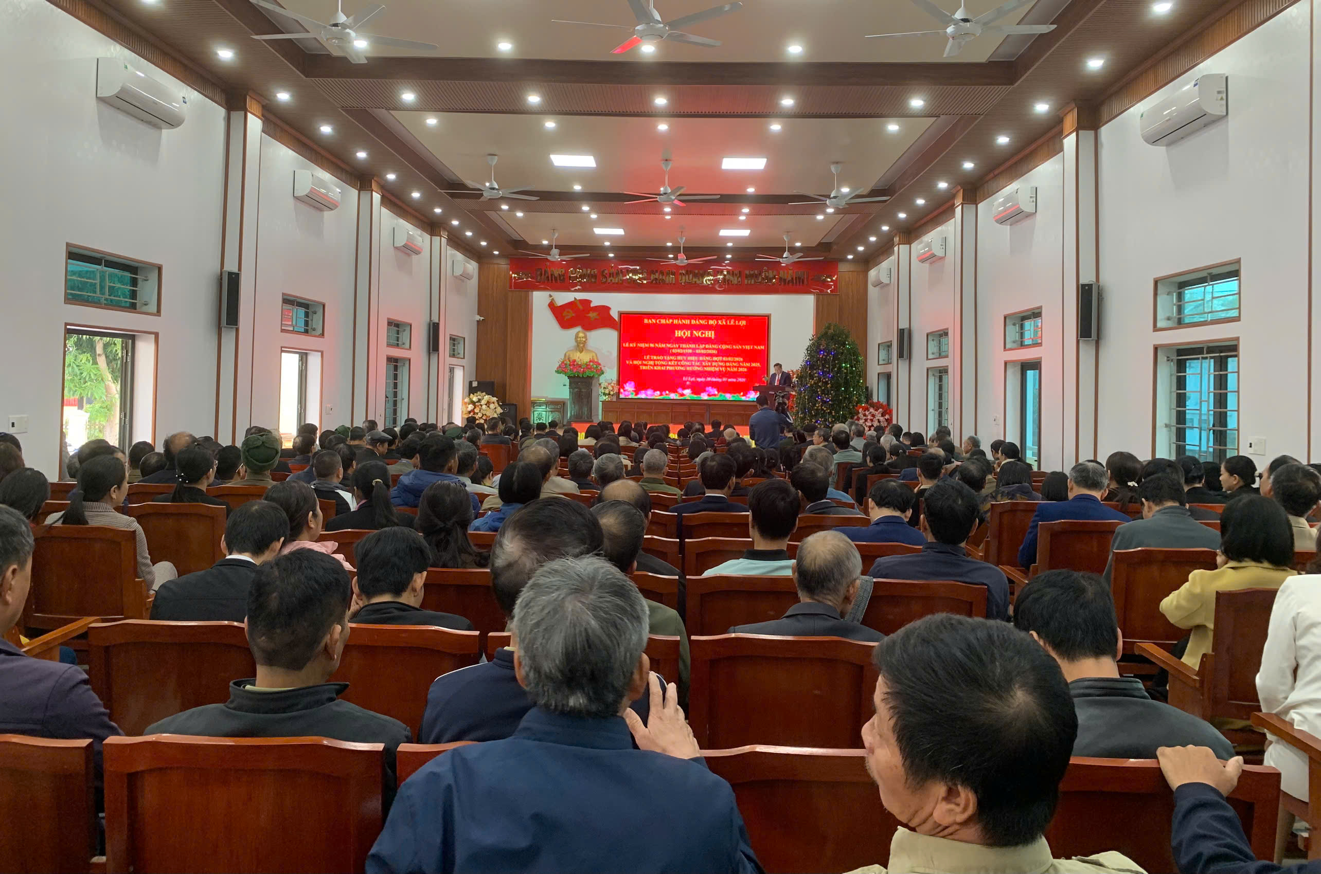 Lễ kỷ niệm 96 năm Ngày thành lập Đảng Cộng sản Việt Nam (03/02/1930 – 03/02/2026); Trao tặng Huy hiệu Đảng đợt 03/02/2026 và Hội nghị tổng kết công tác xây dựng Đảng năm 2025