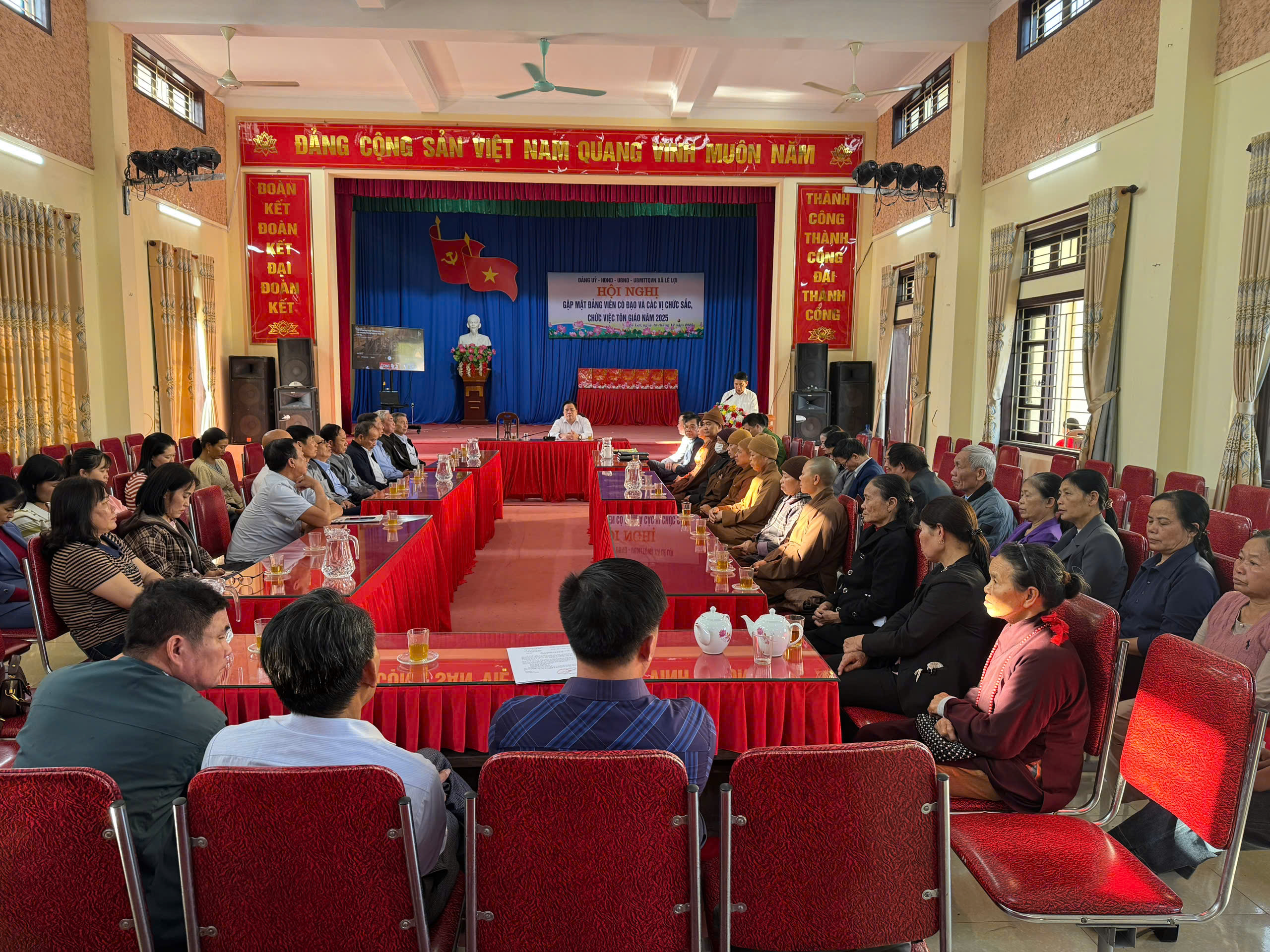Đảng ủy xã Lê Lợi gặp mặt đảng viên là người có đạo, các vị chức sắc, chức việc tôn giáo năm 2025
