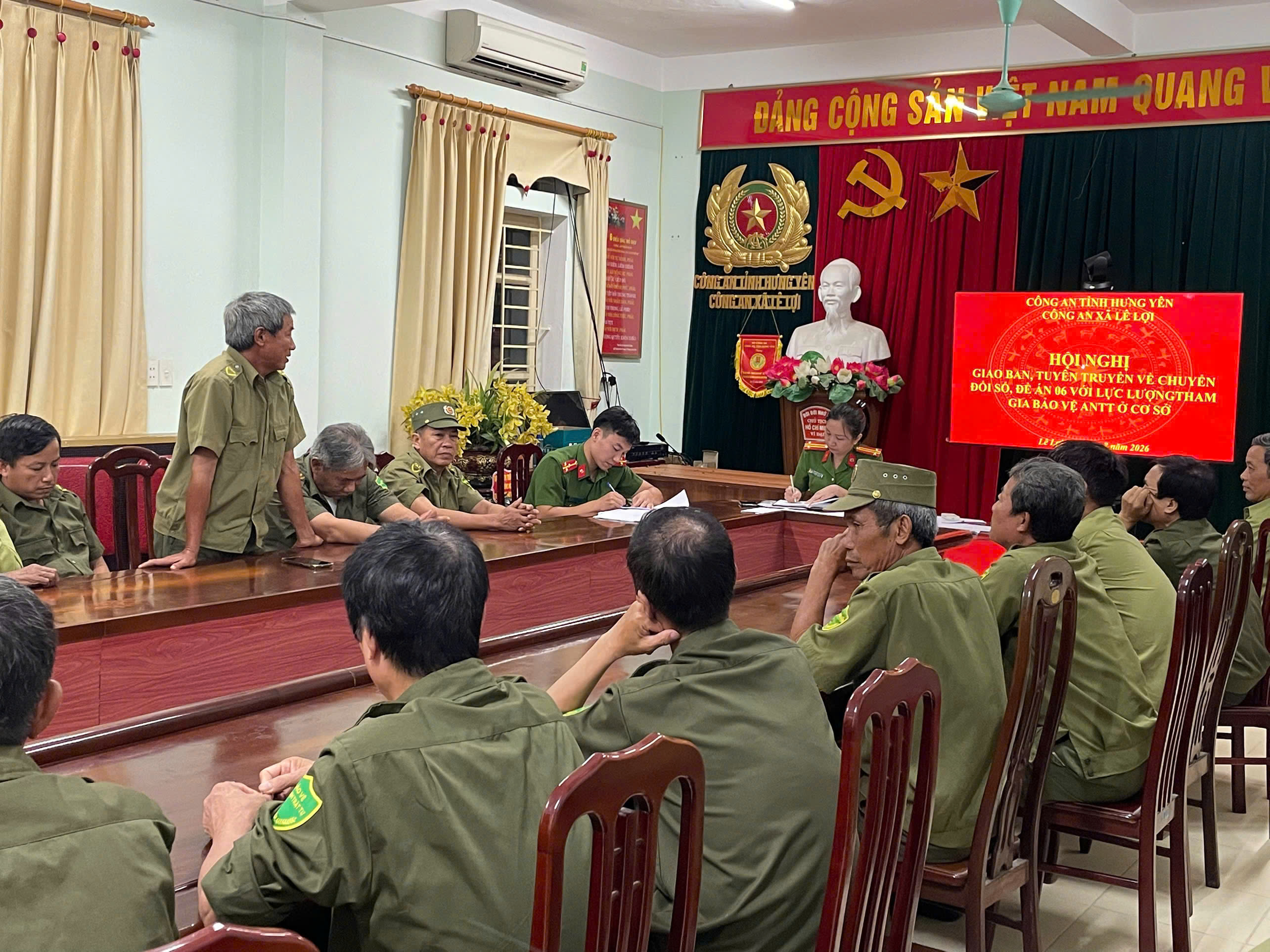 Công an xã Lê Lợi tổ chức giao ban hội nghị giao ban lực lượng an ninh trật tự cơ sở gắn với tuyên truyền chuyển đổi số