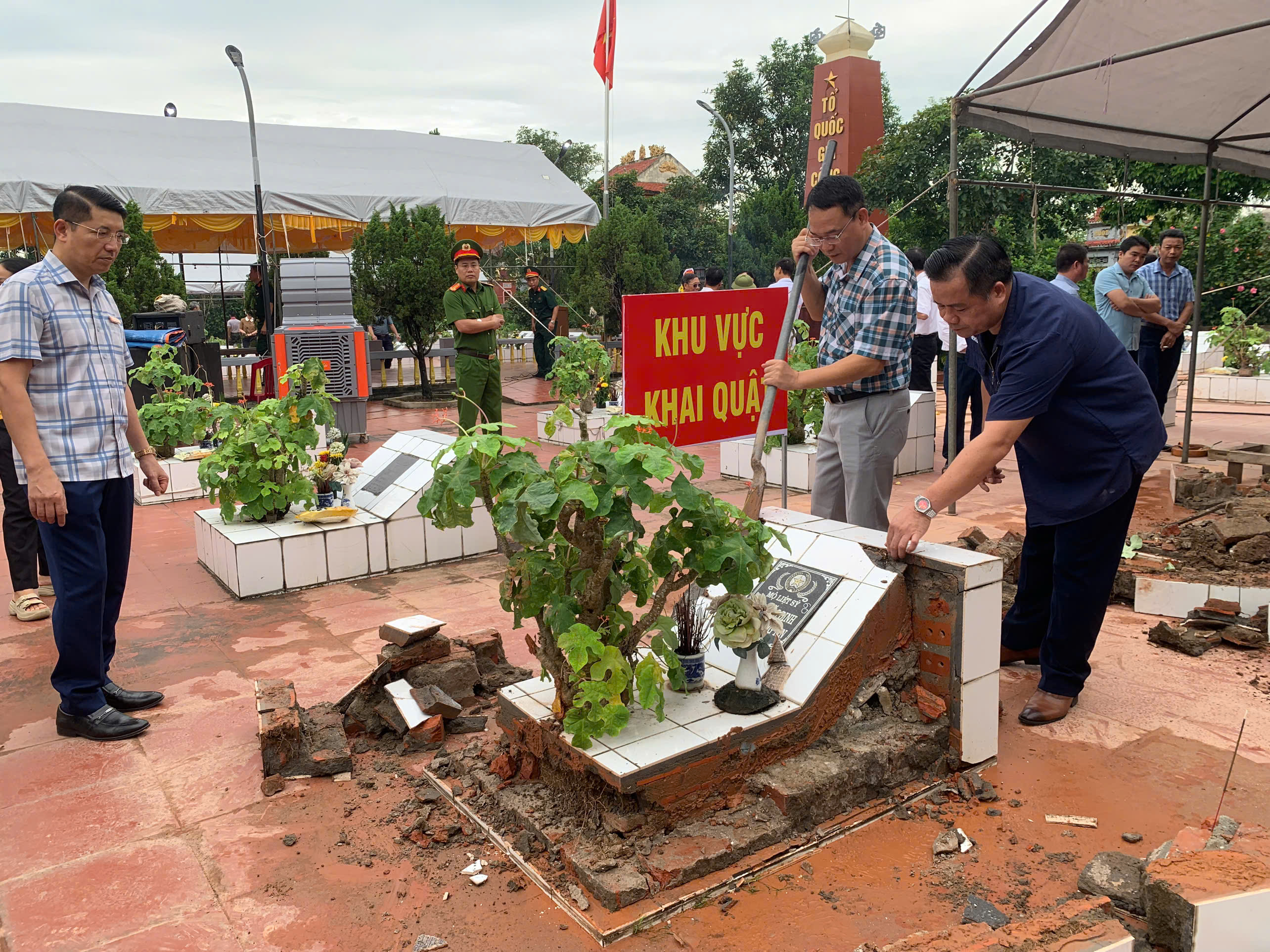 Xã Lê Lợi tổ chức dâng hương, lấy mẫu hài cốt liệt sĩ chưa xác định được thông tin phục vụ giám định ADN