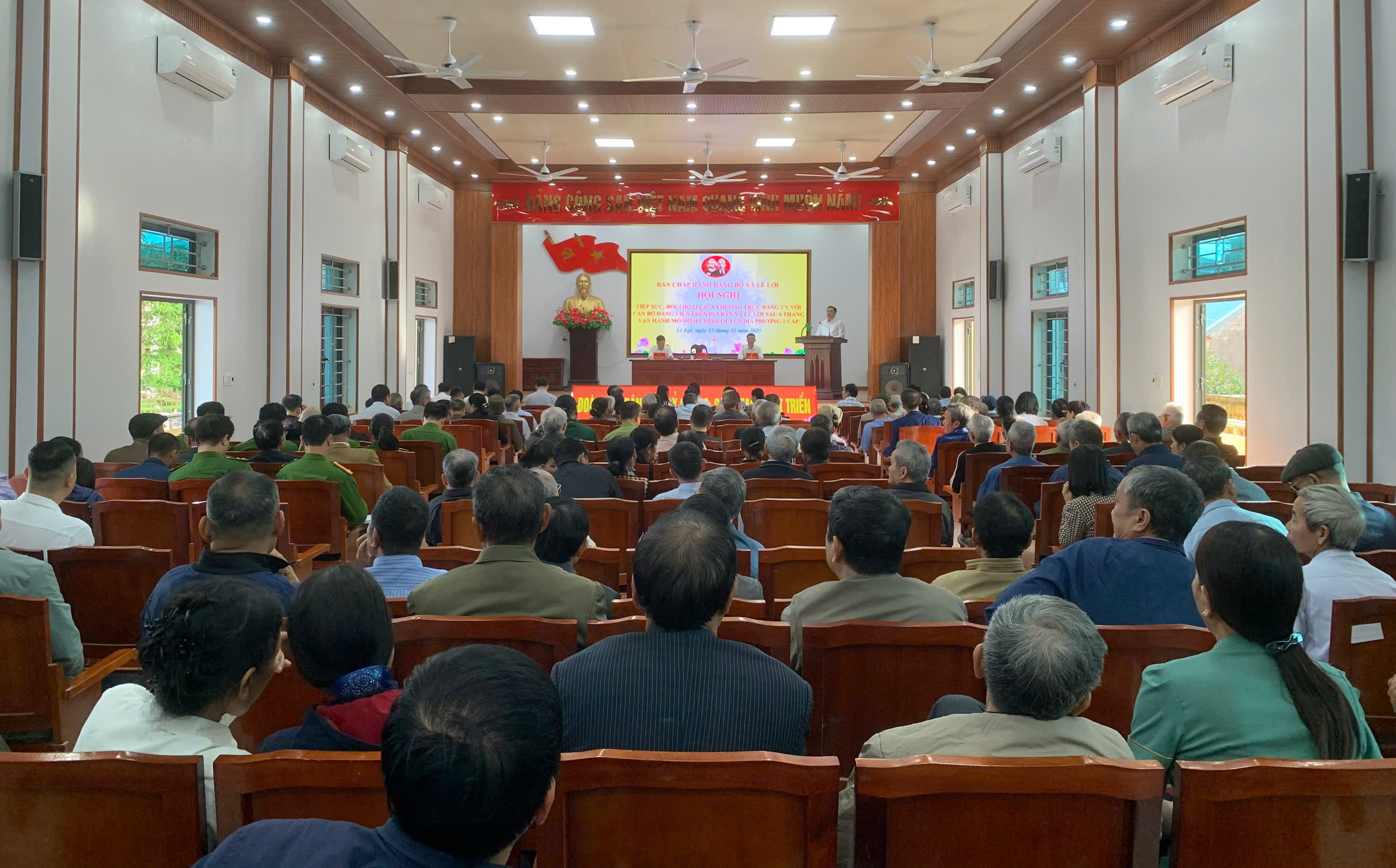 Đảng ủy xã Lê Lợi tổ chức hội nghị tiếp xúc, đối thoại giữa Thường trực Đảng ủy với cán bộ, đảng viên trên địa bàn xã