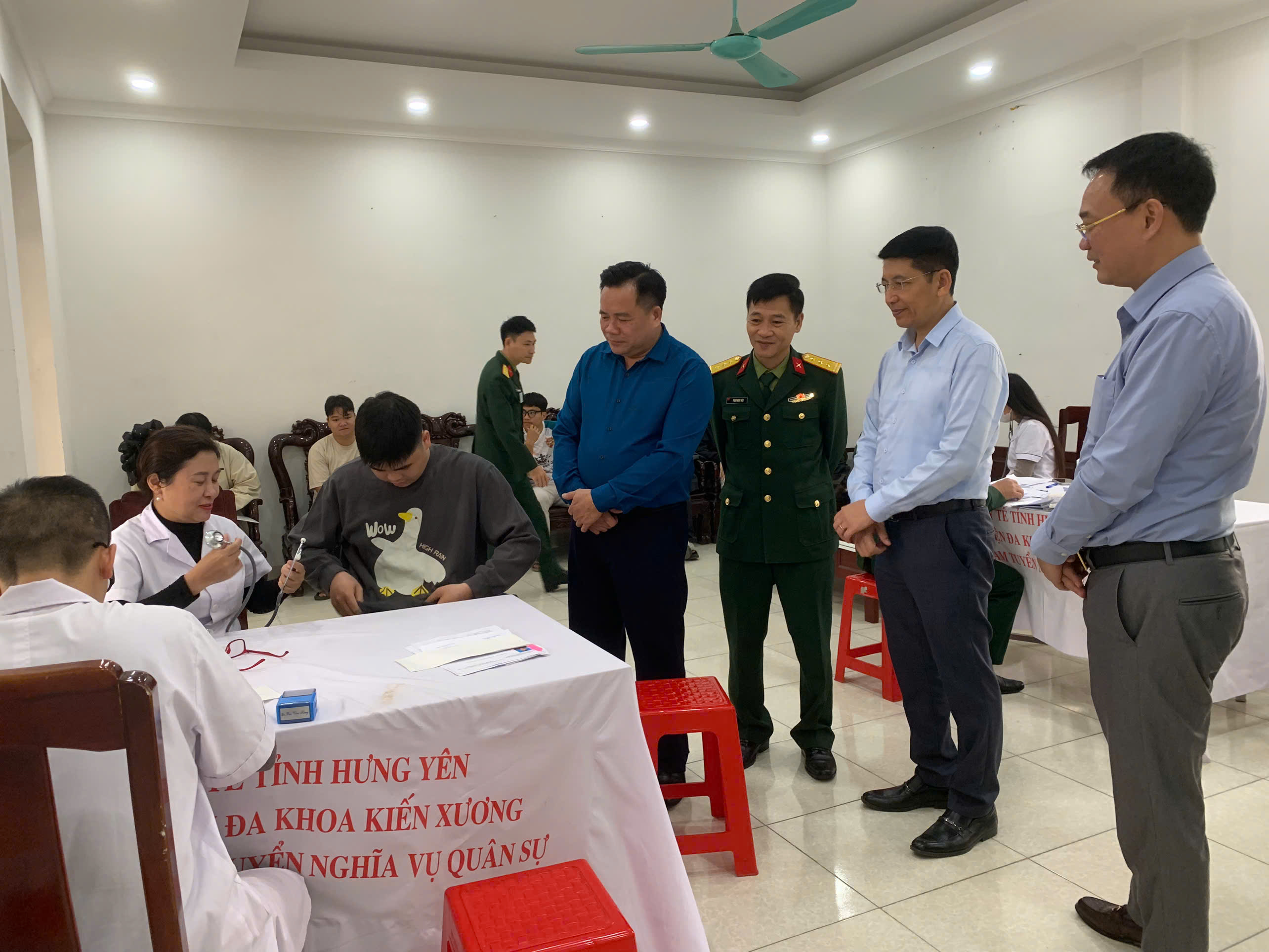 Tỷ lệ thanh niên xã Lê Lợi chấp hành lệnh khám lên khám tuyển đúng thời gian quy định đạt 96%